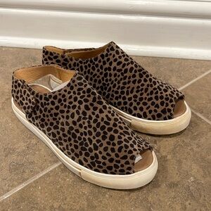 Chocolat Blu Neila Leopard Leather Suede Platform Sneaker Wedges Sandals 37 NEW